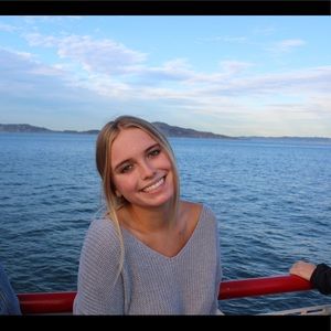 Meet your Posher, Abby